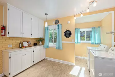 1120 N Montgomery Avenue, Bremerton, WA 98312 - Photo 17