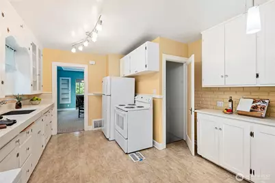 1120 N Montgomery Avenue, Bremerton, WA 98312 - Photo 19