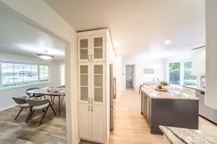17452 NE 12th St, Bellevue, WA 98008 - Photo 13