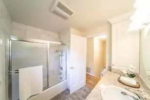 17452 NE 12th St, Bellevue, WA 98008 - Photo 25