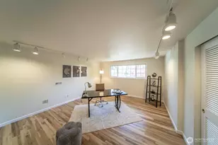 17452 NE 12th St, Bellevue, WA 98008 - Photo 17