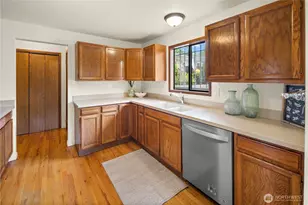 1710 30th Ave, Seattle, WA 98122 - Photo 13