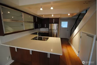 39 Etruria Street #3, Seattle, WA 98109 - Photo 5