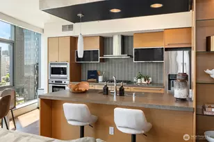 820 Blanchard St, Seattle, WA 98121 - Photo 13