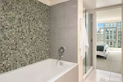 820 Blanchard Street #1605, Seattle, WA 98121 - Photo 21