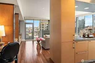 820 Blanchard St, Seattle, WA 98121 - Photo 17