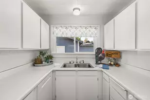2812 Russell Rd, Centralia, WA 98531 - Photo 9
