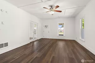 2812 Russell Rd, Centralia, WA 98531 - Photo 7