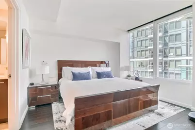 10700 NE 4th Street #1006, Bellevue, WA 98004 - Photo 9