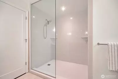 10700 NE 4th Street #1006, Bellevue, WA 98004 - Photo 13