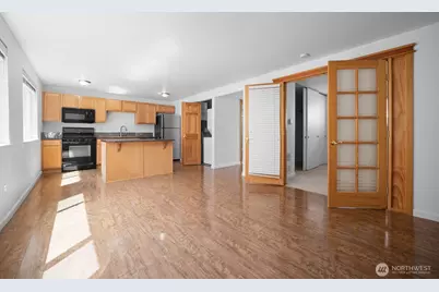 2366 E Yale Avenue E, Seattle, WA 98102 - Photo 13