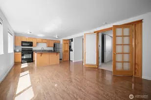 2366 E Yale Ave E, Seattle, WA 98102 - Photo 13