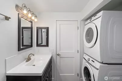 3901 Fremont Avenue N #202, Seattle, WA 98103 - Photo 15