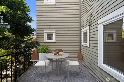 3901 Fremont Avenue N #202, Seattle, WA 98103 - Photo 5