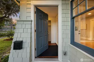 5706 35th Ave NE, Seattle, WA 98105 - Photo 3
