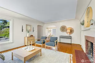 4335 NE 42nd St, Seattle, WA 98105 - Photo 5