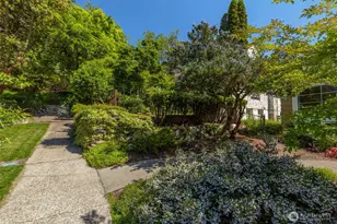 4335 NE 42nd St, Seattle, WA 98105 - Photo 25