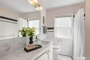 4335 NE 42nd St, Seattle, WA 98105 - Photo 23