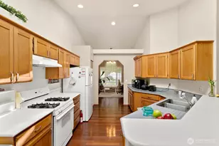 3305 48th St NE, Tacoma, WA 98422 - Photo 3