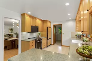 3651 Perkins Ln W, Seattle, WA 98199 - Photo 17