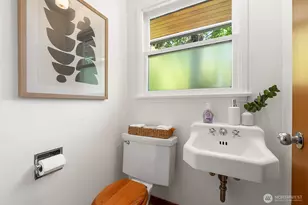 3651 Perkins Ln W, Seattle, WA 98199 - Photo 31