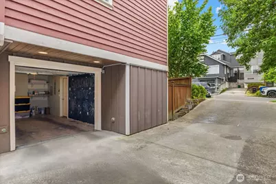2024 W Bertona Street, Seattle, WA 98199 - Photo 25