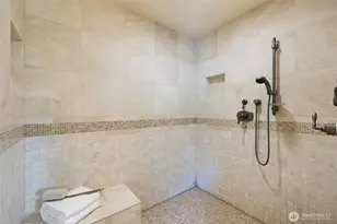 2416 96th Ave NE, Clyde Hill, WA 98004 - Photo 17