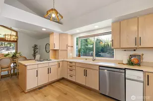 13893 John St NE, Bainbridge Island, WA 98110 - Photo 9