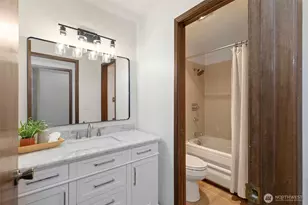 13893 John St NE, Bainbridge Island, WA 98110 - Photo 17