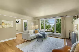 155 Florentia St, Seattle, WA 98109 - Photo 7