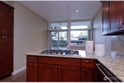 600 Bellevue Way SE #J201, Bellevue, WA 98004 - Photo 13