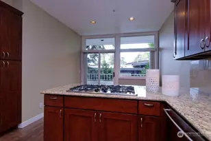 600 Bellevue Way SE, Bellevue, WA 98004 - Photo 13