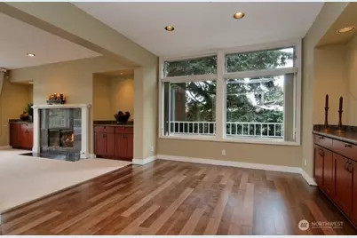 600 Bellevue Way SE #J201, Bellevue, WA 98004 - Photo 7