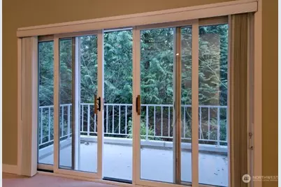 600 Bellevue Way SE #J201, Bellevue, WA 98004 - Photo 21
