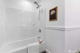 7026 Island Center Rd NE, Bainbridge Island, WA 98110 - Photo 27
