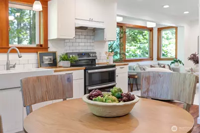 7026 Island Center Road NE, Bainbridge Island, WA 98110 - Photo 9