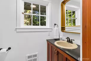 7026 Island Center Rd NE, Bainbridge Island, WA 98110 - Photo 35