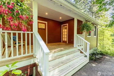 7026 Island Center Road NE, Bainbridge Island, WA 98110 - Photo 5