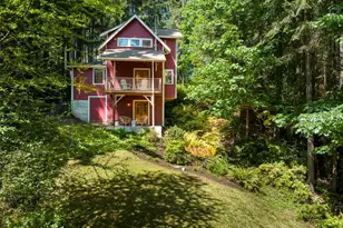 7026 Island Center Rd NE, Bainbridge Island, WA 98110 - Photo 3