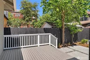 746 Broadway E, Seattle, WA 98102 - Photo 23