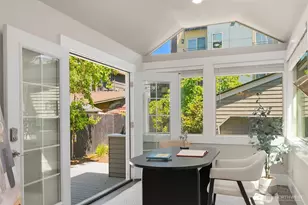 746 Broadway E, Seattle, WA 98102 - Photo 21