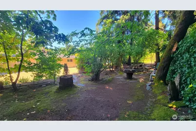 12051 SE 42nd Street, Bellevue, WA 98006 - Photo 17
