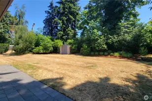 12051 SE 42nd St, Bellevue, WA 98006 - Photo 15