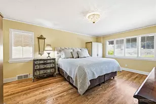 1637 Broadmoor Dr E, Seattle, WA 98112 - Photo 17