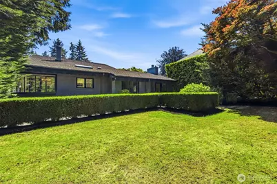 1637 Broadmoor Drive E, Seattle, WA 98112 - Photo 35