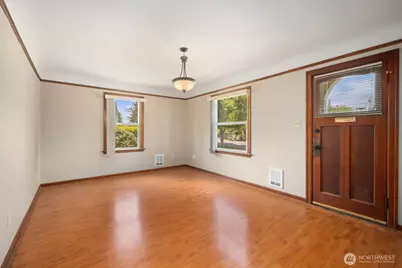 102 S 68th Street, Tacoma, WA 98408 - Photo 7