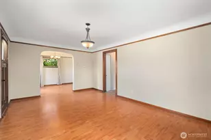 102 S 68th St, Tacoma, WA 98408 - Photo 9
