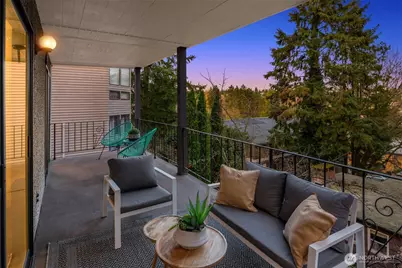 5220 21st Avenue NE #2, Seattle, WA 98105 - Photo 3