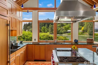 5522 NE Fletcher Landing, Bainbridge Island, WA 98110 - Photo 11