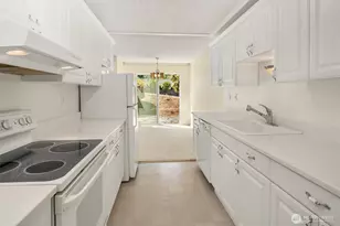 2501 Canterbury Ln E, Seattle, WA 98112 - Photo 11